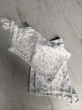 $5💃 H&M White Cami & Shorts Pajama Set with Pink Floral